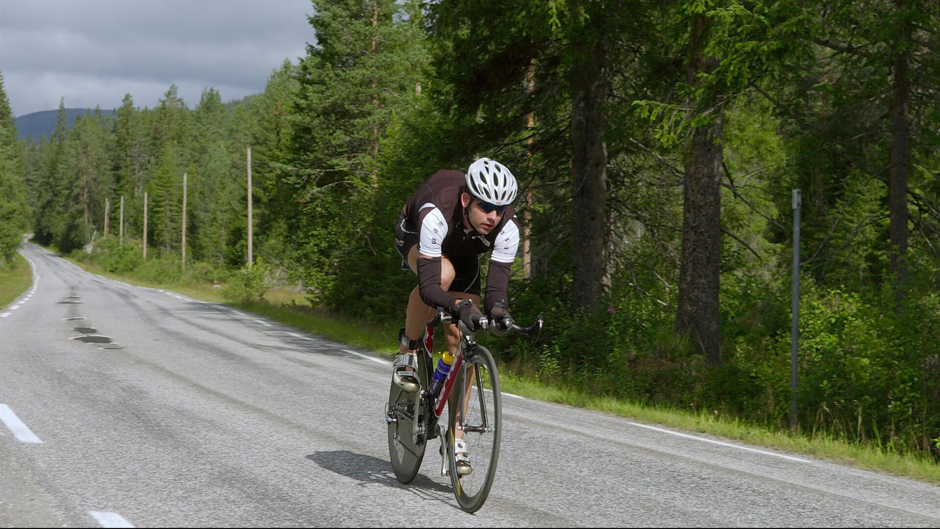 西班牙队大比分击败智利，美洲杯决赛临近，西班牙vs美国2021